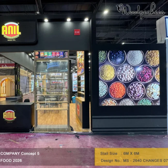 Live automation demonstration exhibition booth with interactive machinery, custom exhibition stand design, and engaging product showcase